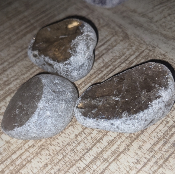 Seer Stones / Emma Eggs: 11 River Polished Amethyst, Smokey, Rose & Clear Quartz - Picture 7 of 12